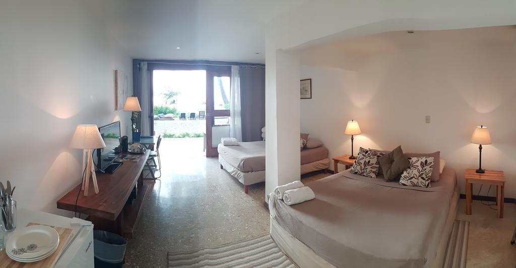 Hotel Casa Blanca Tamarindo Exterior photo