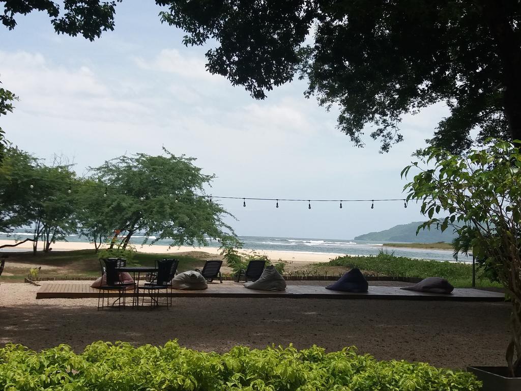 Hotel Casa Blanca Tamarindo Exterior photo